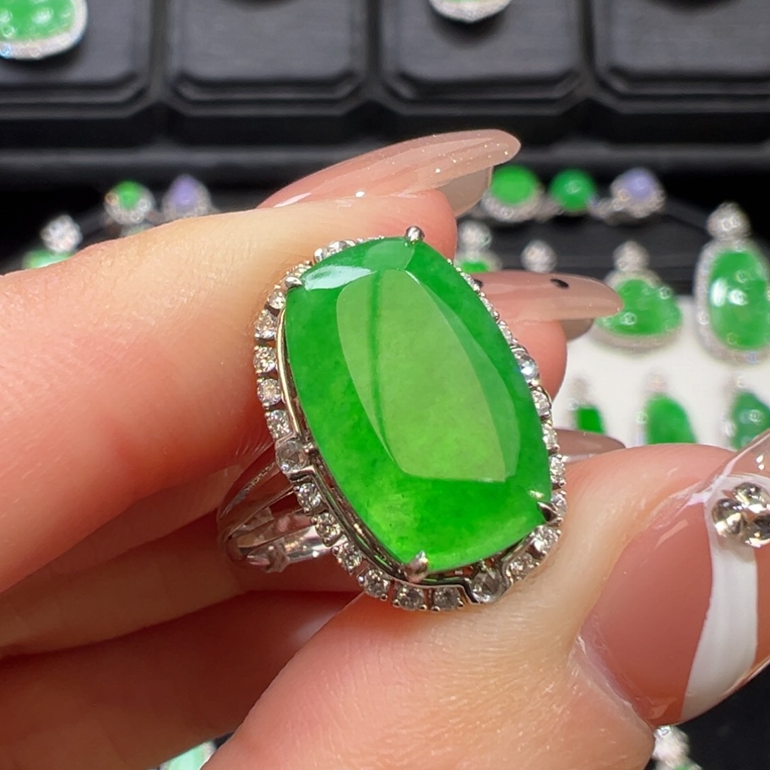 翡翠戒指18K金镶嵌收到货48小时鉴赏期