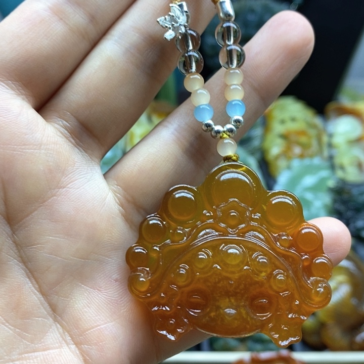 未镶嵌蛇纹石玉挂件