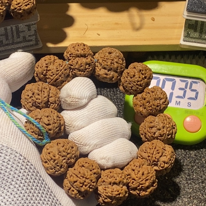 爱***r金刚菩提吊坠哈哈笑不出话我都没反应