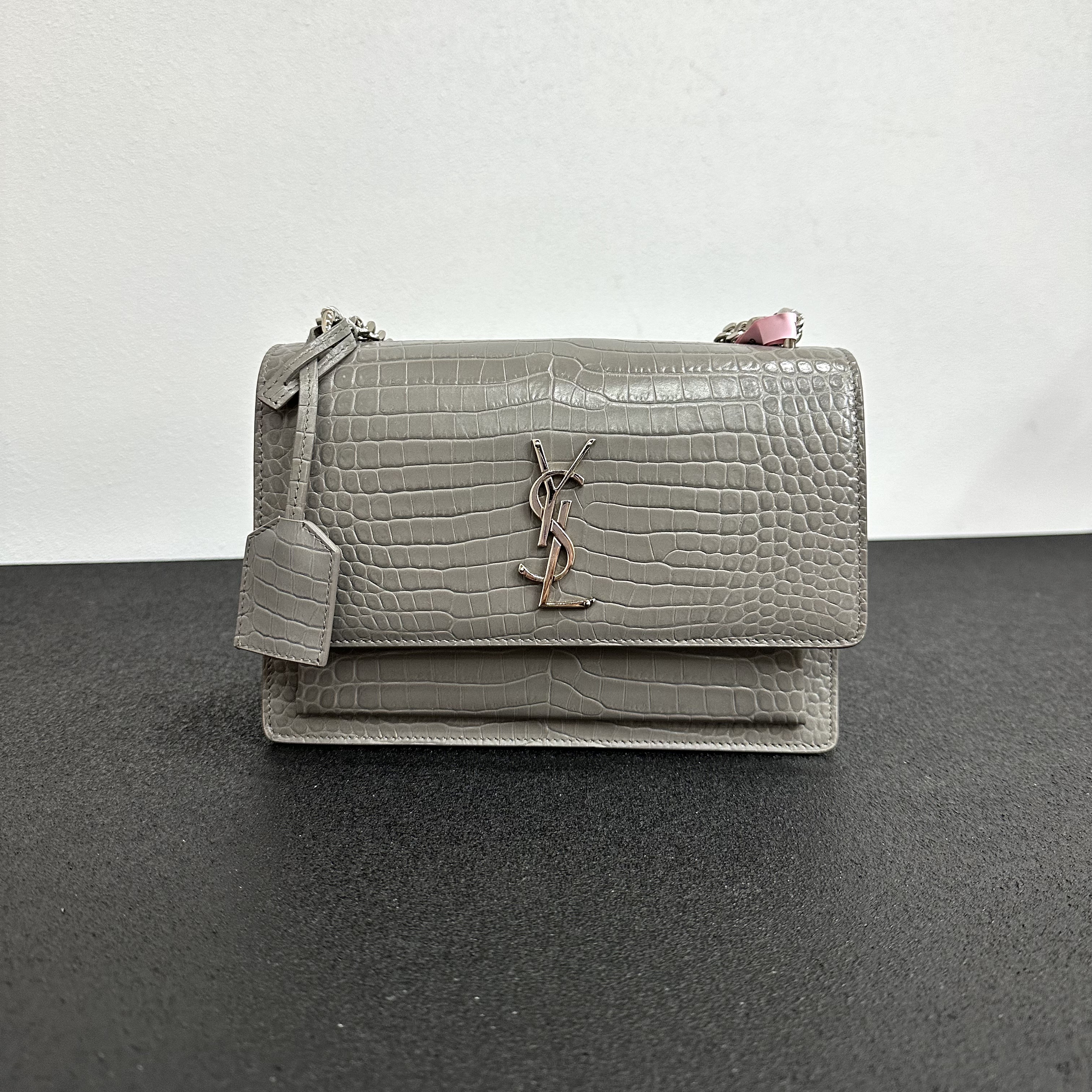 未使用 YSL/圣罗兰 壹所奢品/YSL 日落 鳄压纹 中号 灰银 闲置