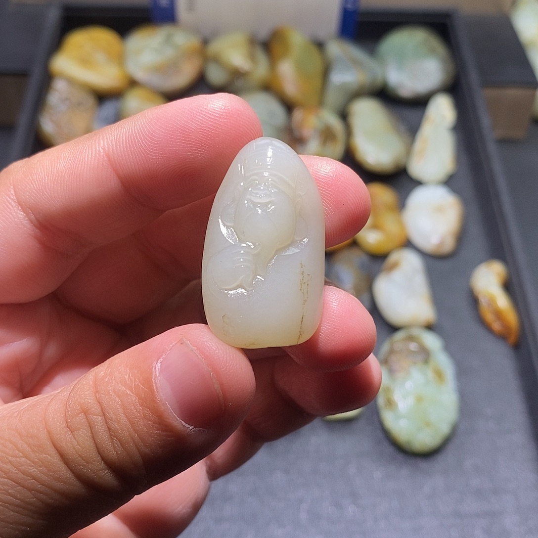 和田玉未镶嵌颈饰