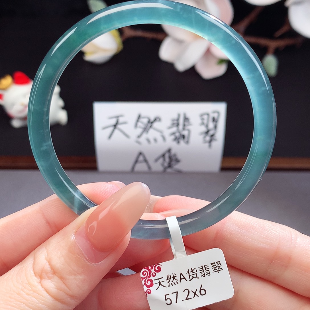 翡翠手镯（圆镯）未镶嵌