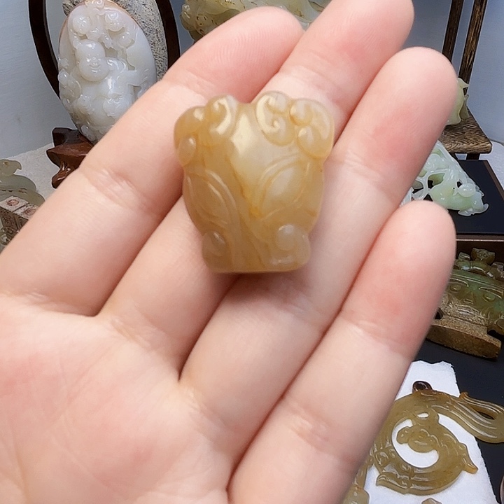 和田玉（糖玉）颈饰未镶嵌