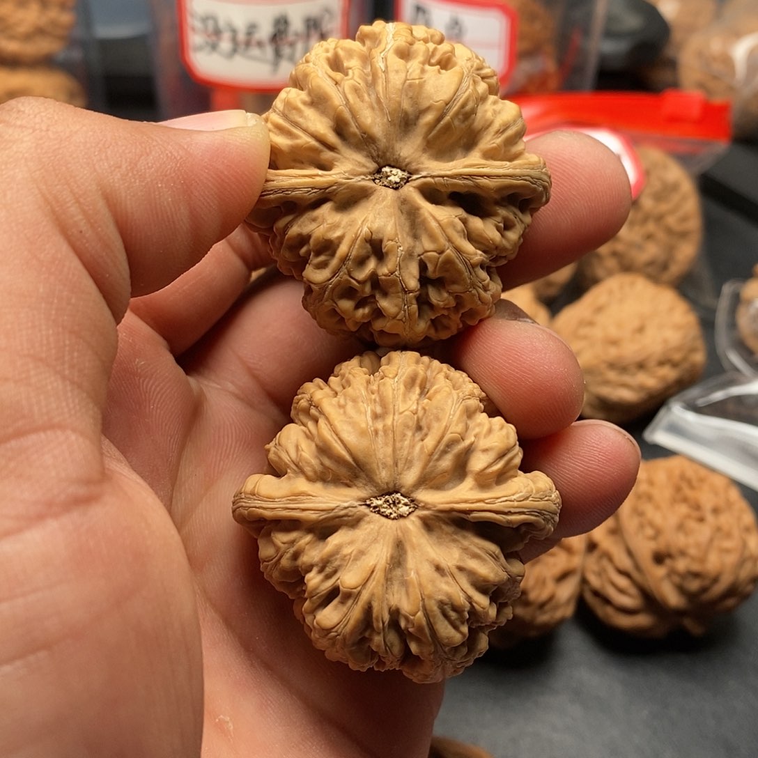 文玩核桃把件大*粗筋43
