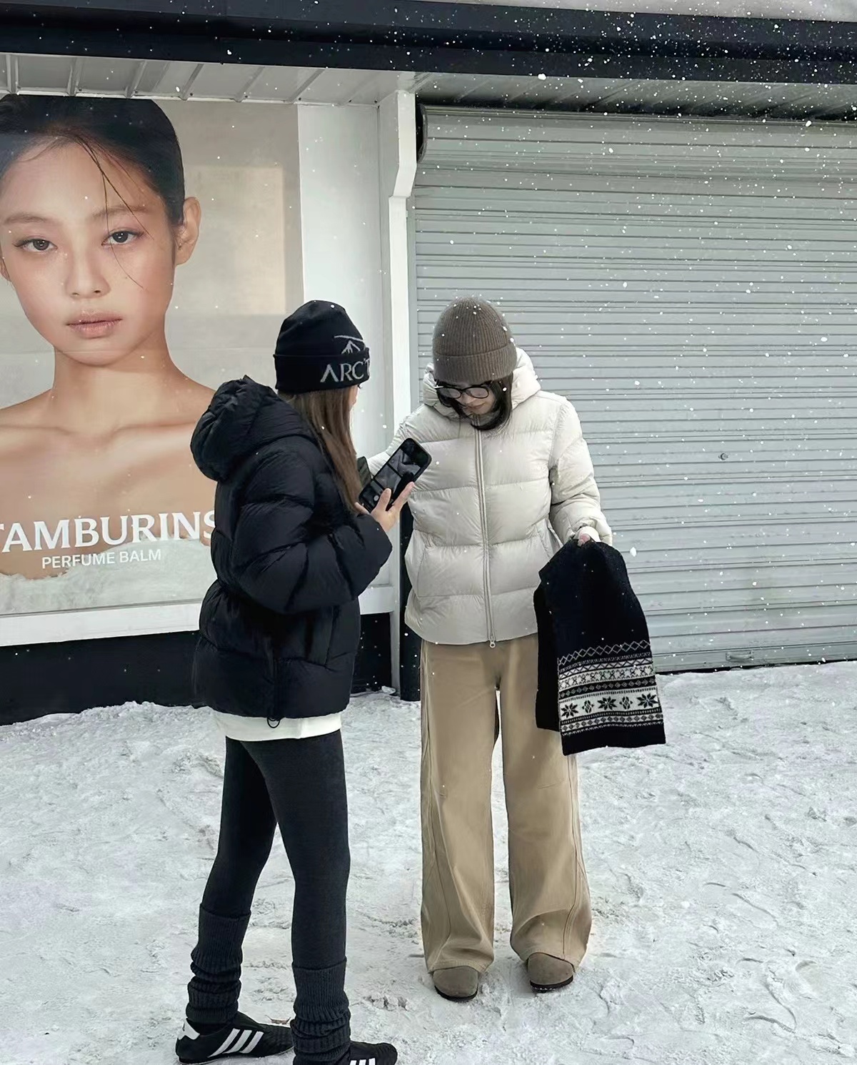 AW251062秋冬泡芙五格三星95白鸭绒连帽短款羽绒服黑色