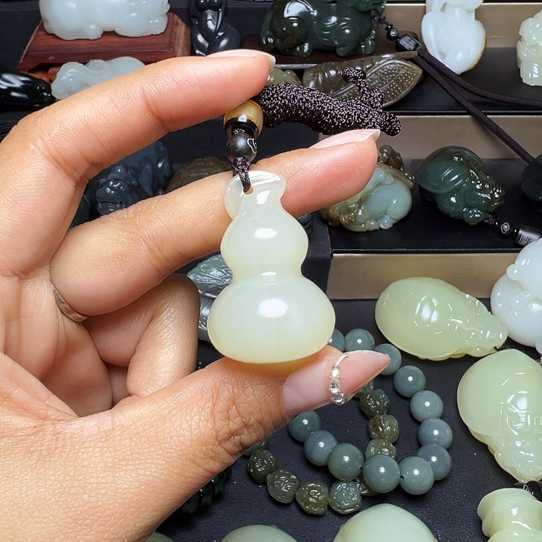 软玉未镶嵌挂件新疆天然精品料子