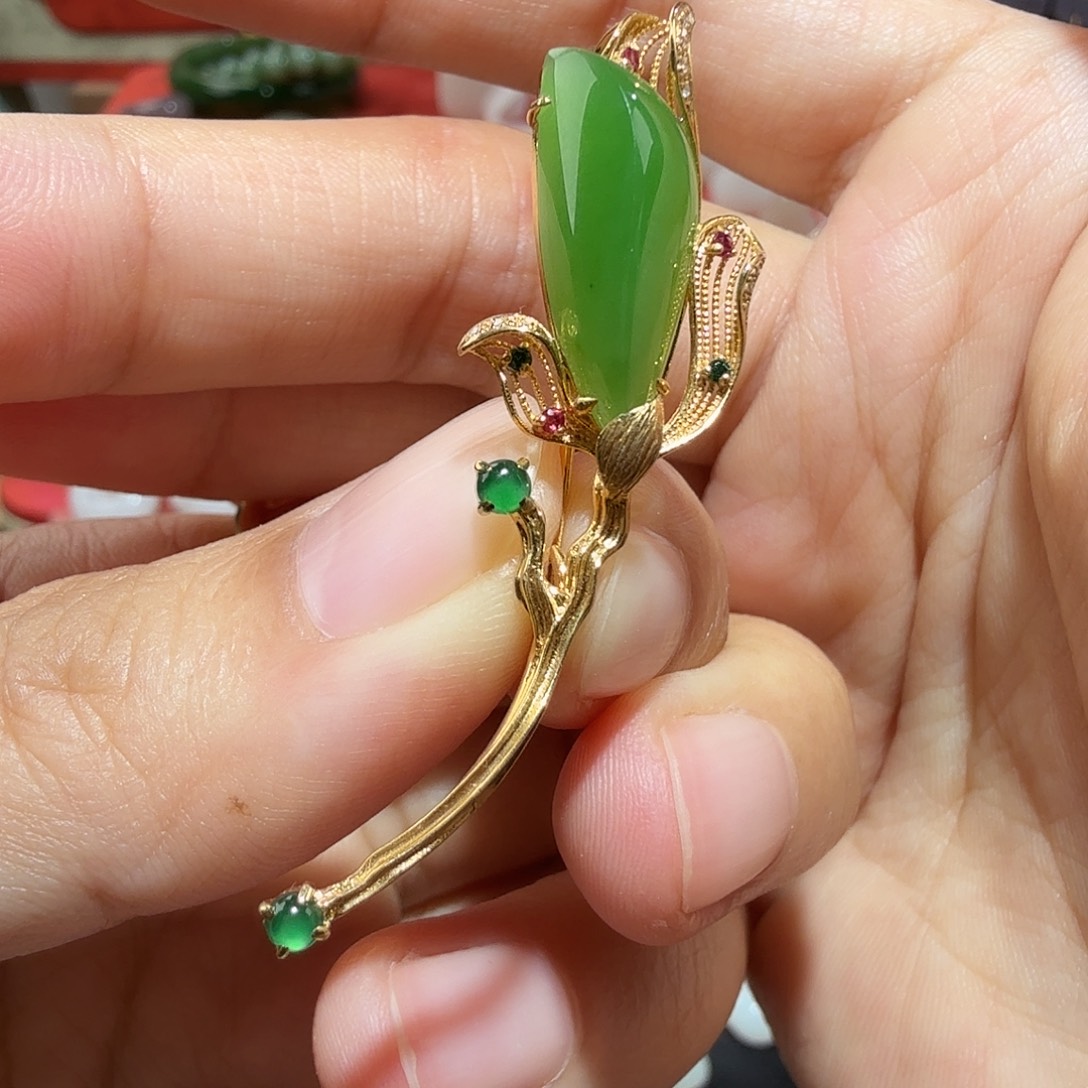 和田玉18K金镶嵌颈饰