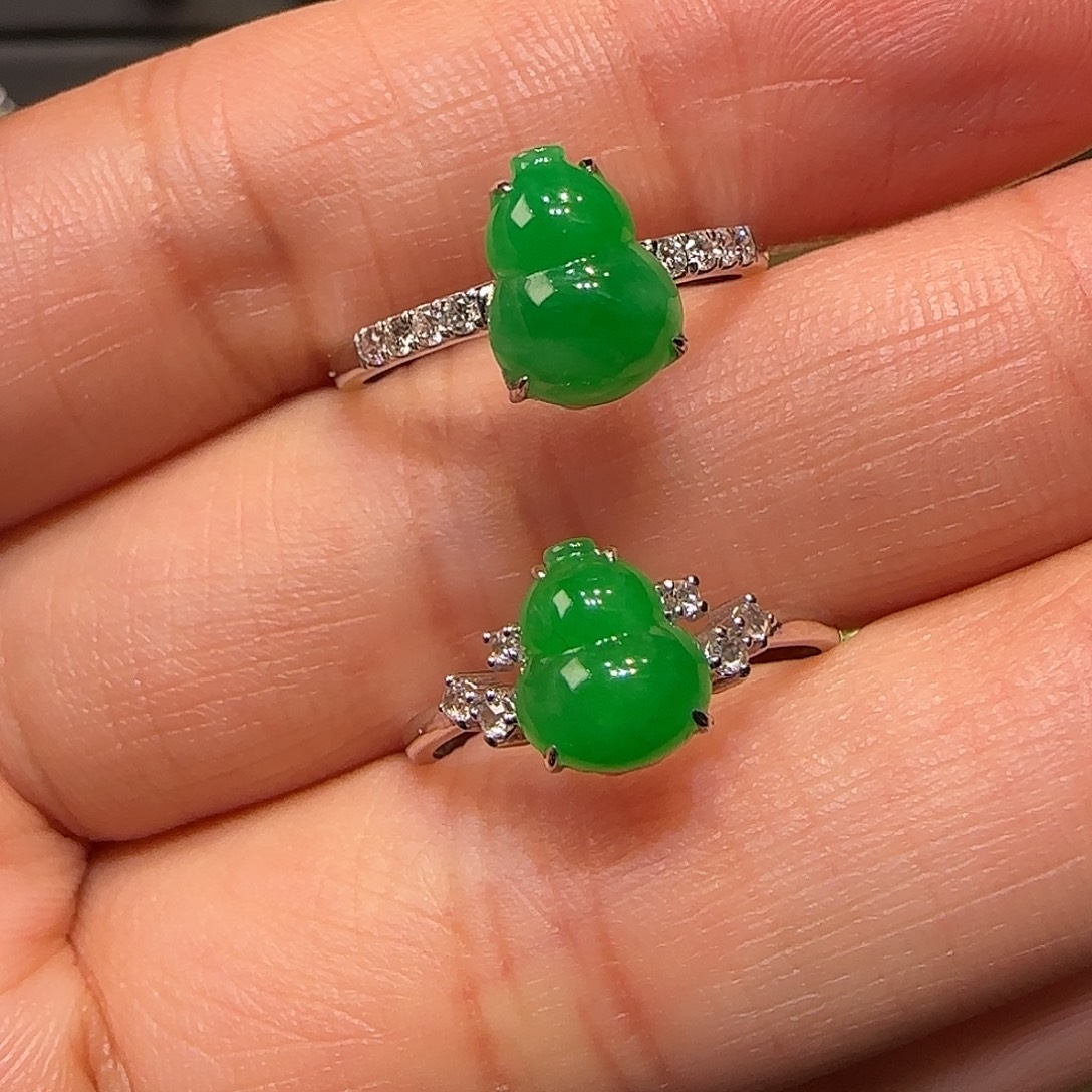 翡翠18K金镶嵌戒指