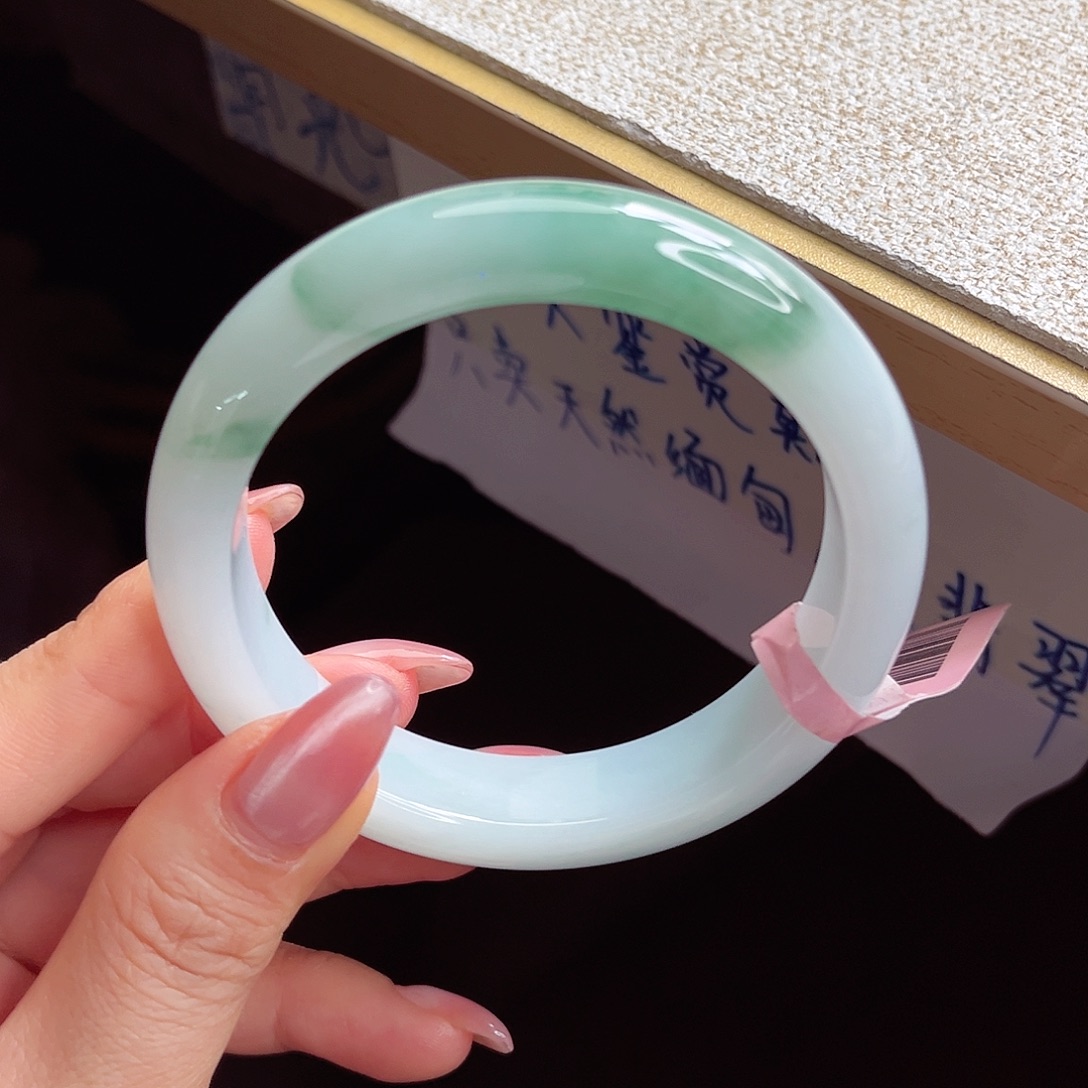 翡翠未镶嵌手镯手镯