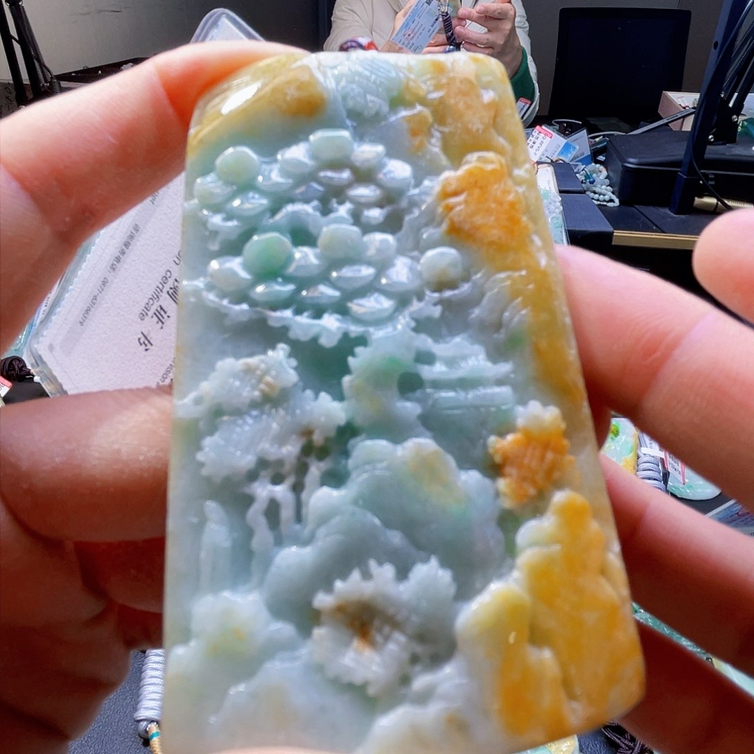 颈饰未镶嵌翡翠一