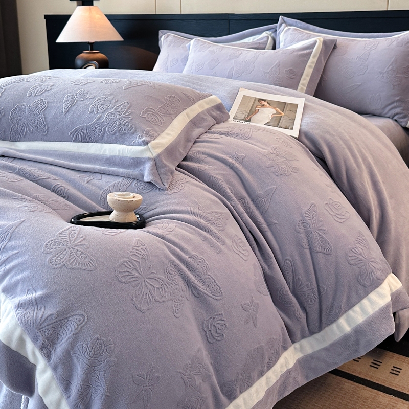 2025新品热款高密消光双拼边雕花牛奶绒四件套拼角纯色