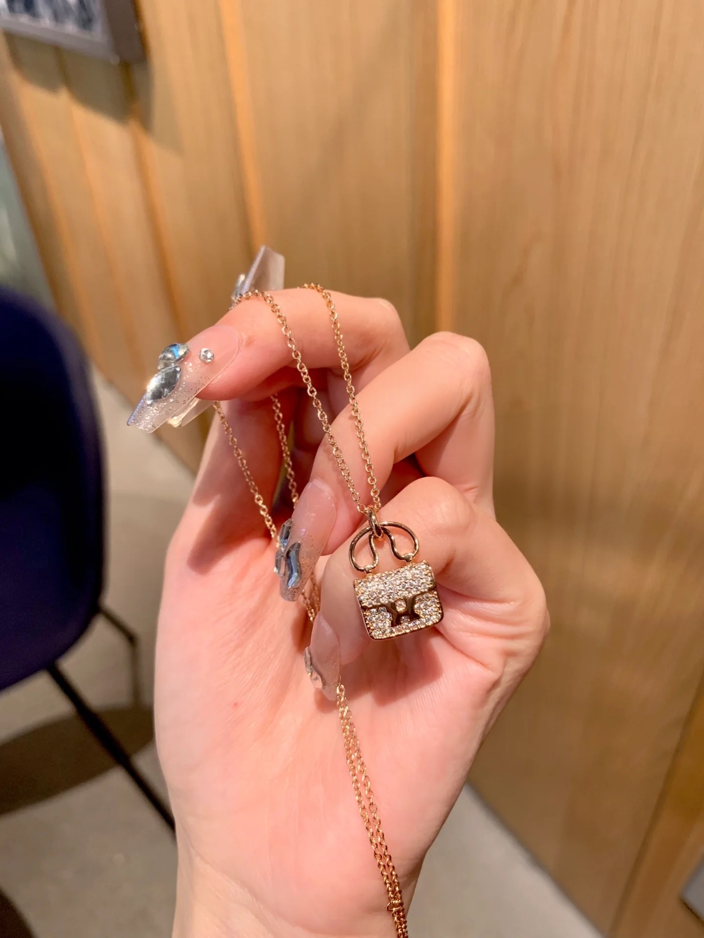 钛钢项链 时尚高级感金色字母包包项链轻奢小众精致百搭气质女链