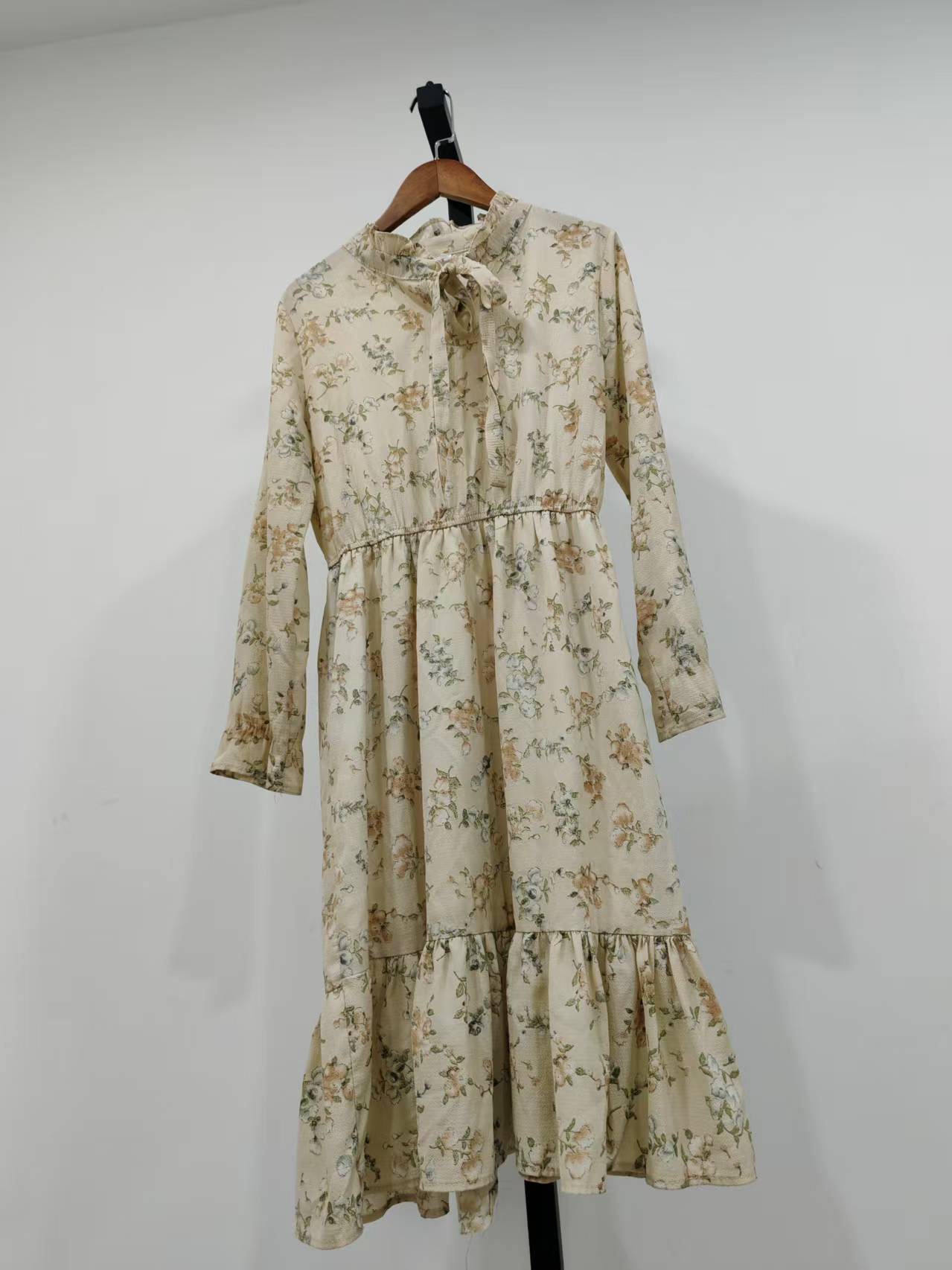 46 圆领领口系带连衣裙 默认微瑕 无运费险