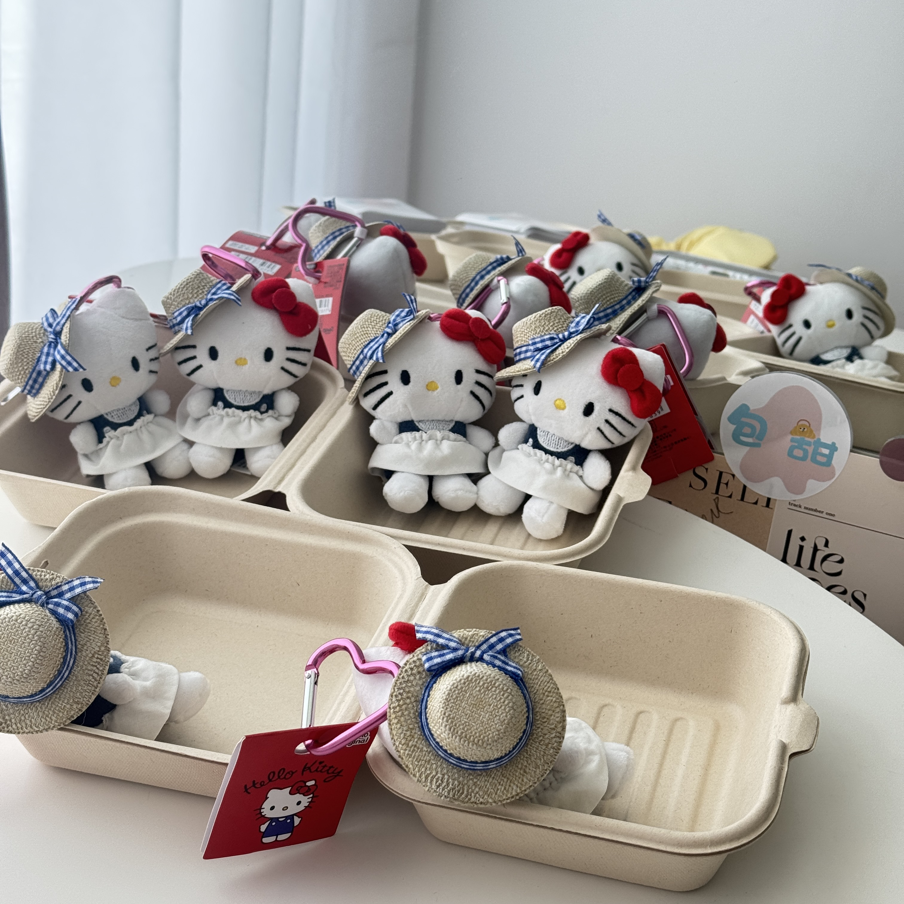 kt草帽可爱包包挂件哈喽kt公仔玩偶高级感背书包小饰品女生礼物