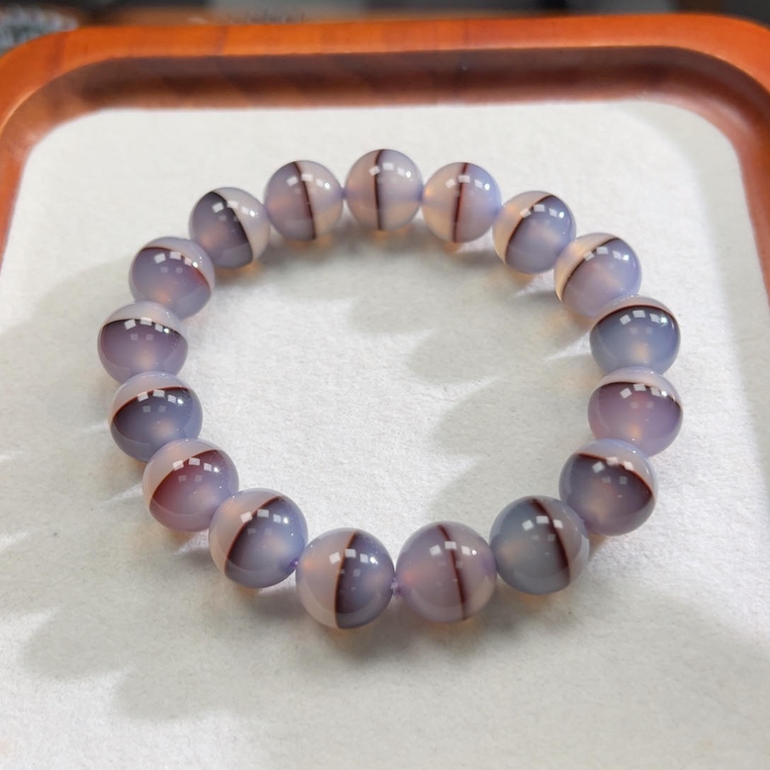 尚***d玛瑙/玉髓未镶嵌手链