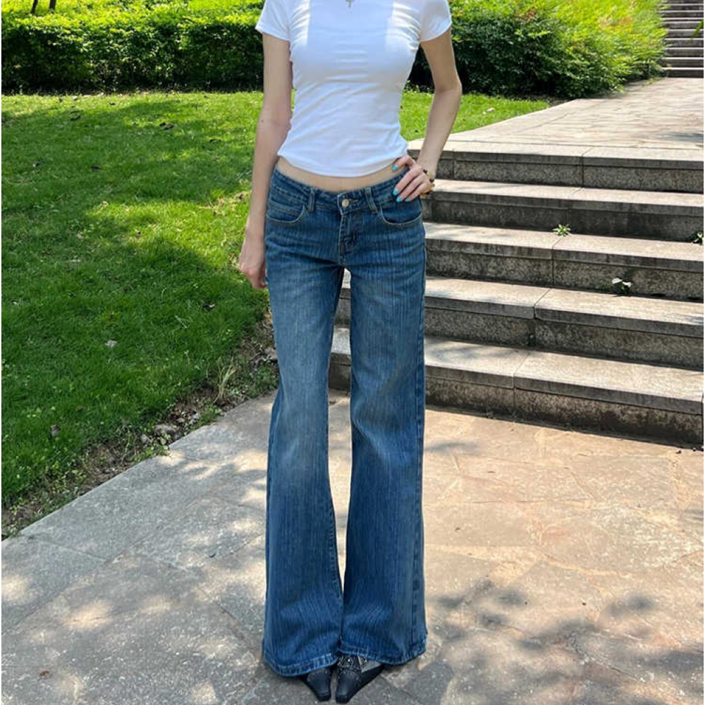 美式深蓝竹节纹低腰微喇牛仔裤女夏季新款慵懒感宽松显瘦喇叭裤子