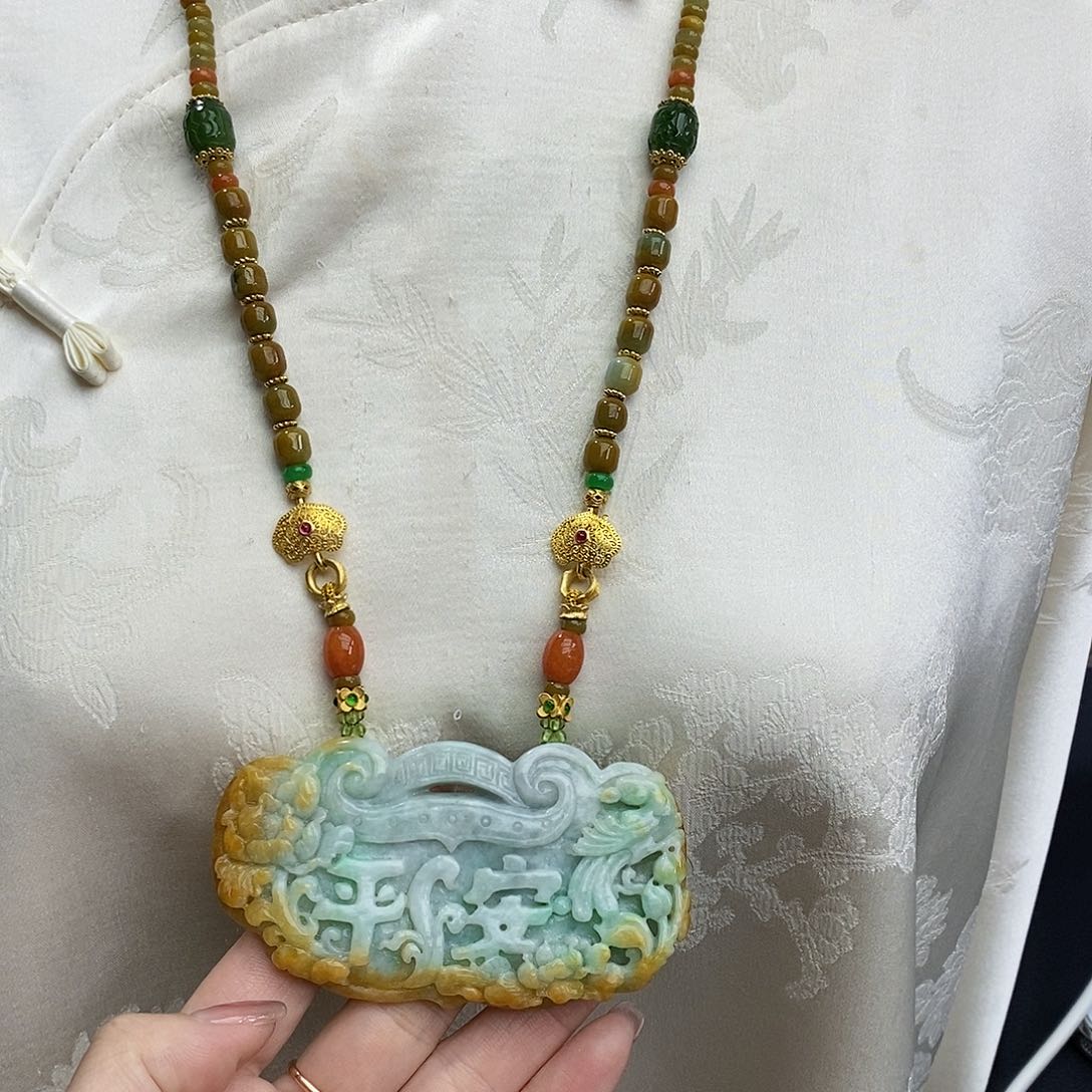 翡翠颈饰未镶嵌天然