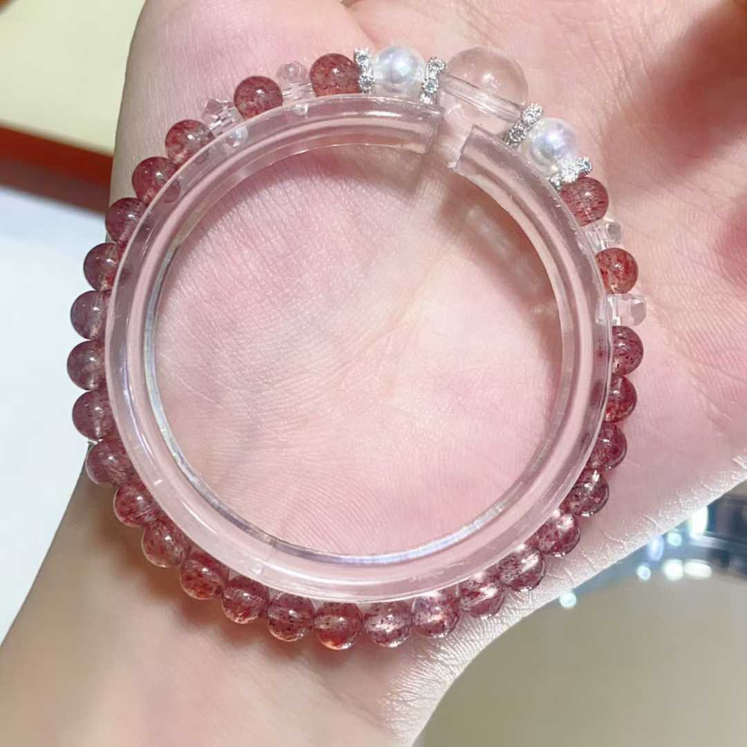 天然草莓晶手链，规格：5毫米，搭配天然白水晶切面、白水晶