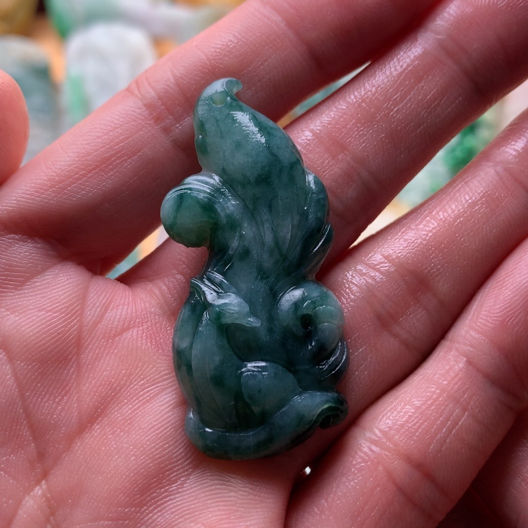 定制翡翠未镶嵌九尾狐