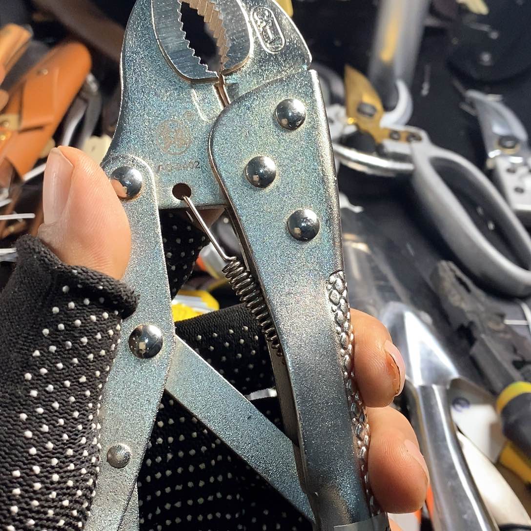 五点左右给我们回短信我