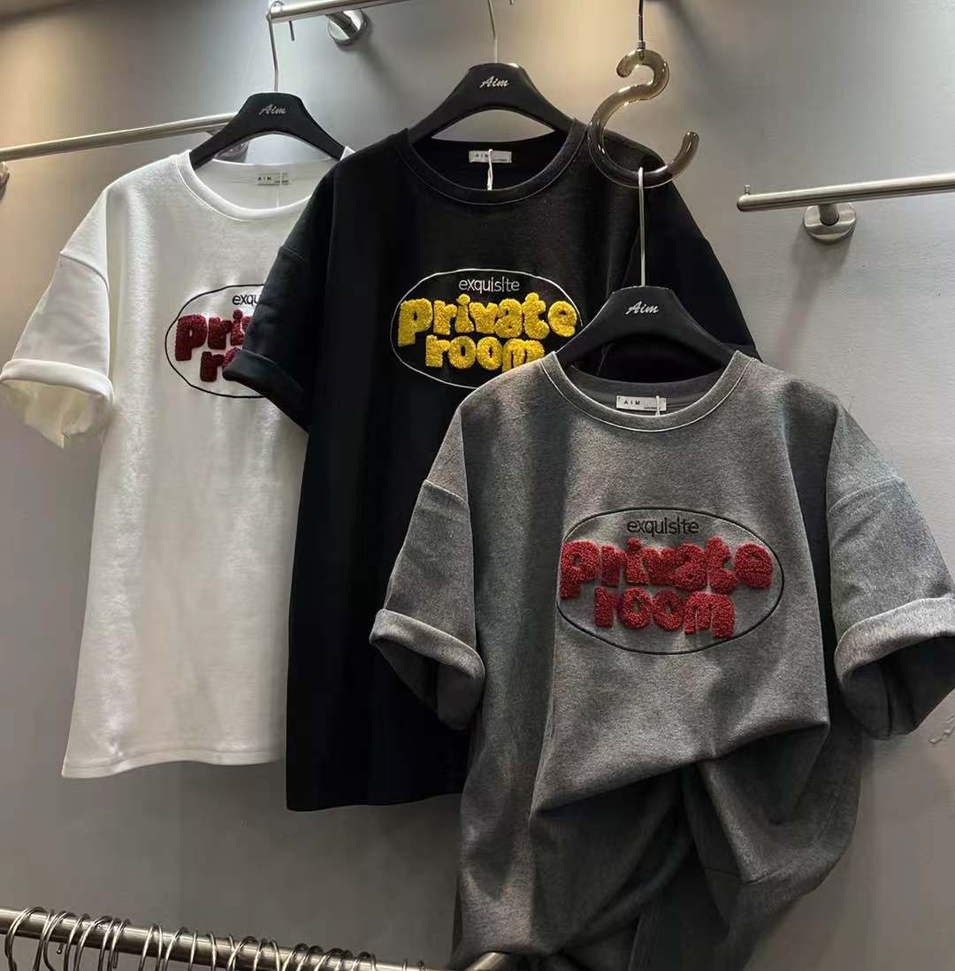 9865——冬款3色毛巾绣宽松半袖 