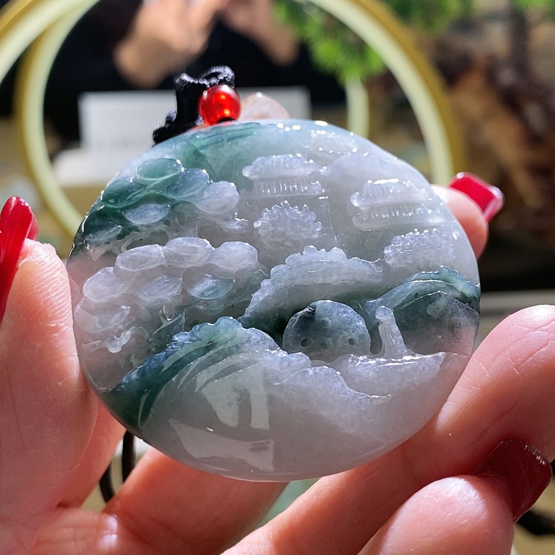 【闪购商品】翡翠颈饰未镶嵌山水