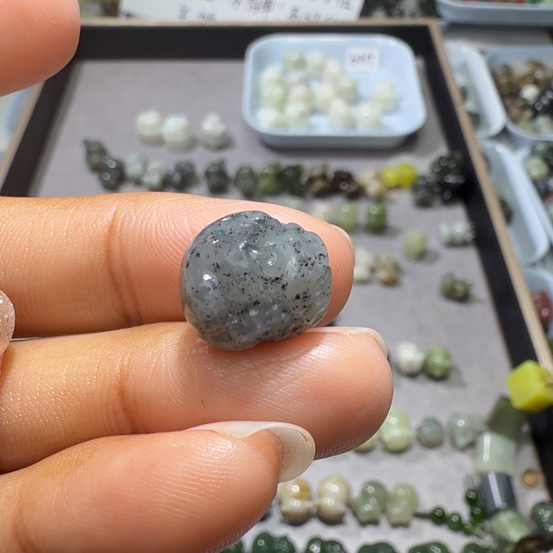 和田玉未镶嵌珠宝奇石