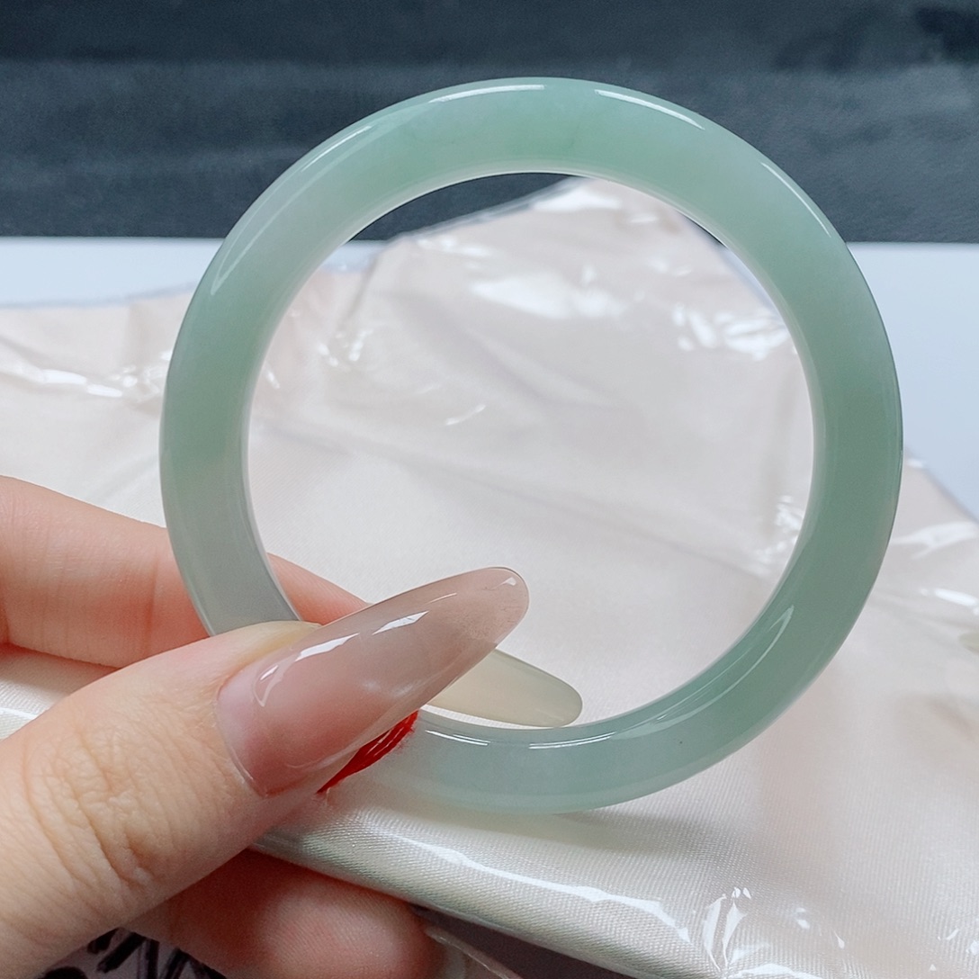 【闪购商品】未镶嵌手镯（圆镯）翡翠412号