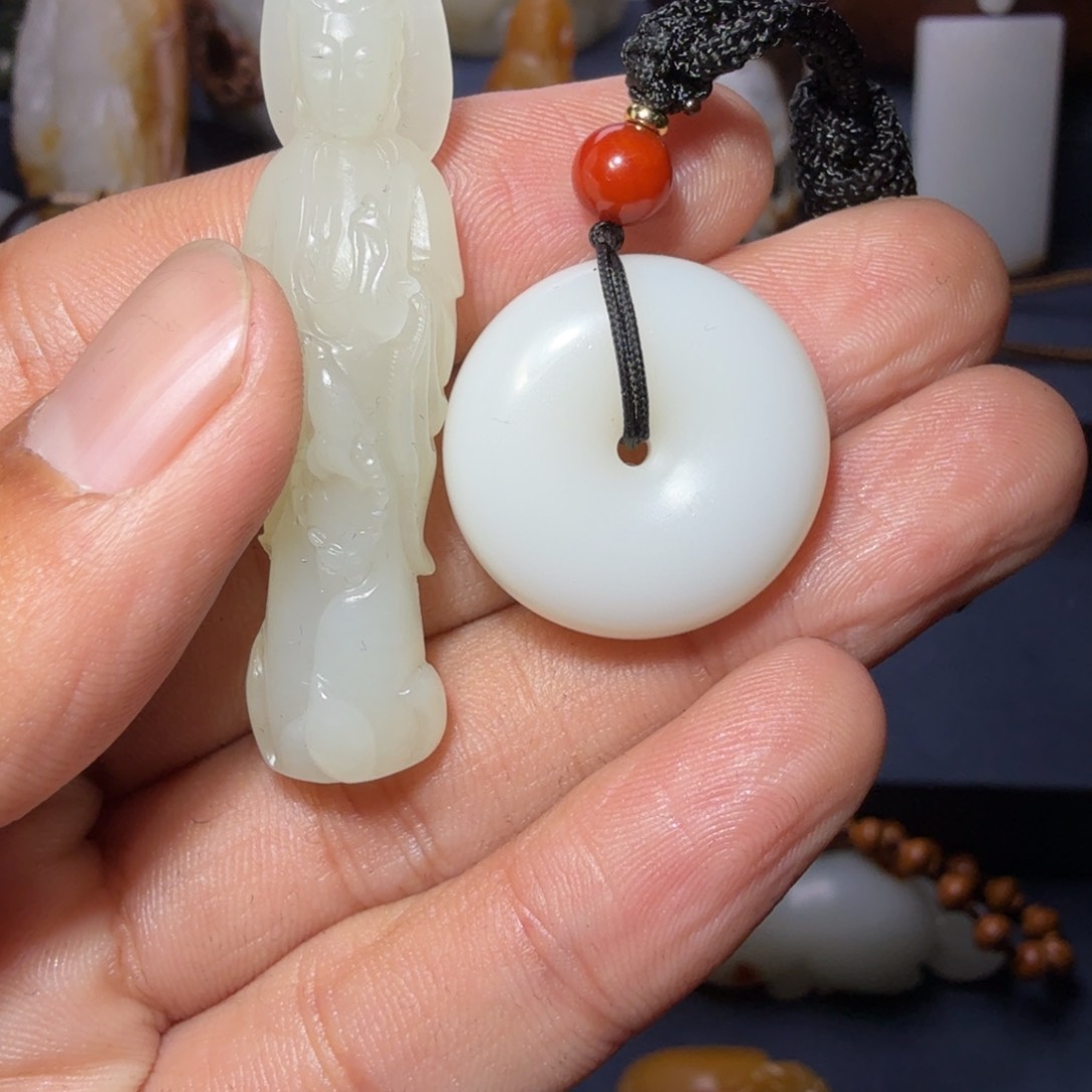 和田玉颈饰未镶嵌禅**1