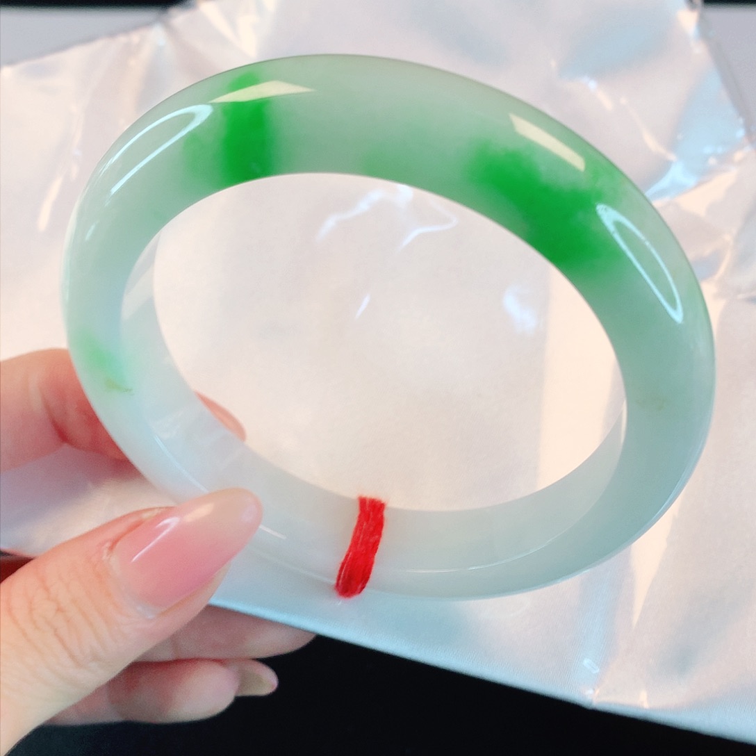 翡翠手镯未镶嵌61.5圈口