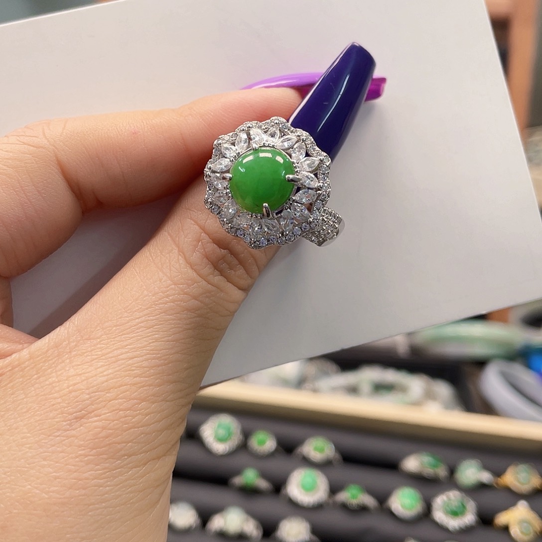 翡翠手镯未镶嵌天然翡翠Ａ货