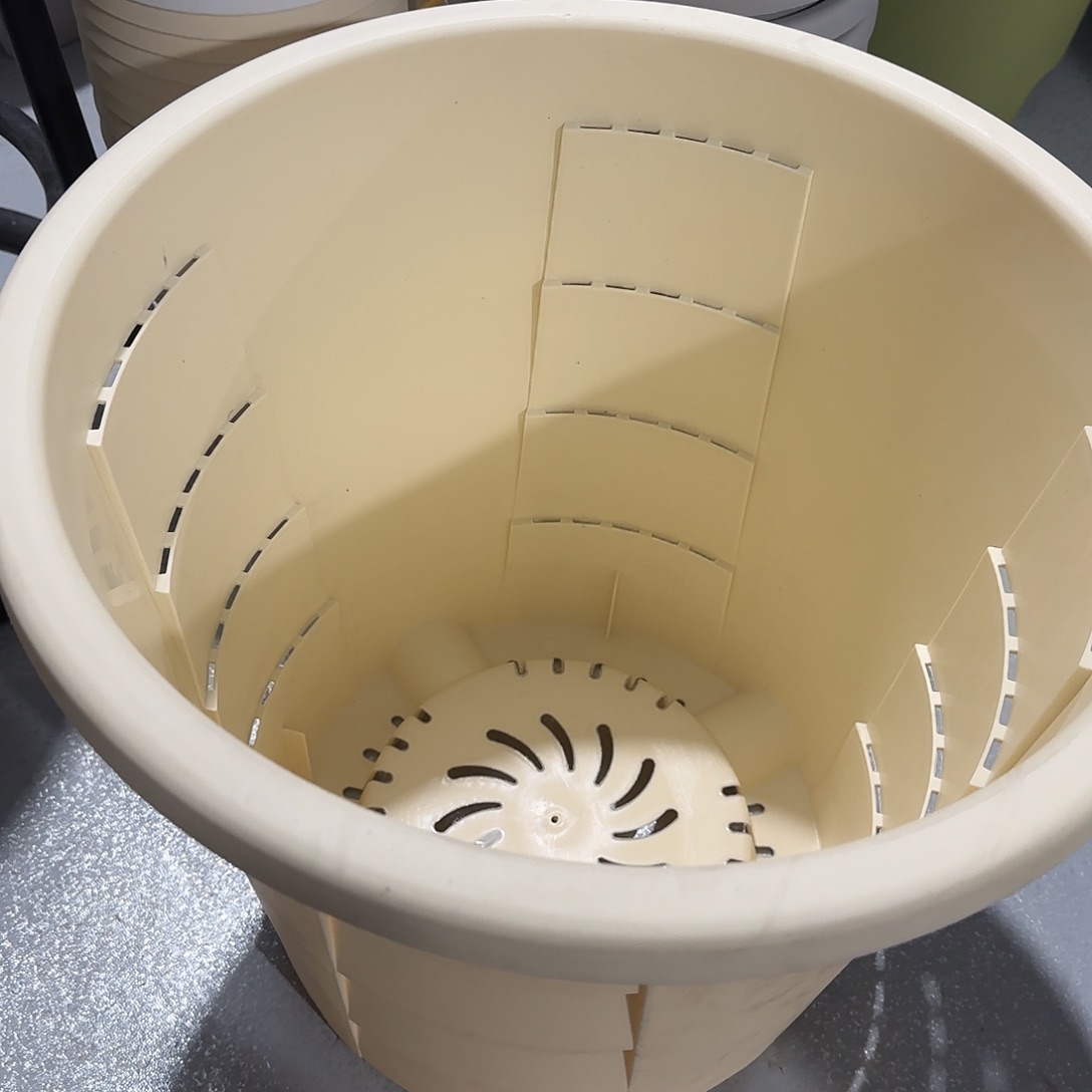 树脂测7无托4个，米黄，微瑕