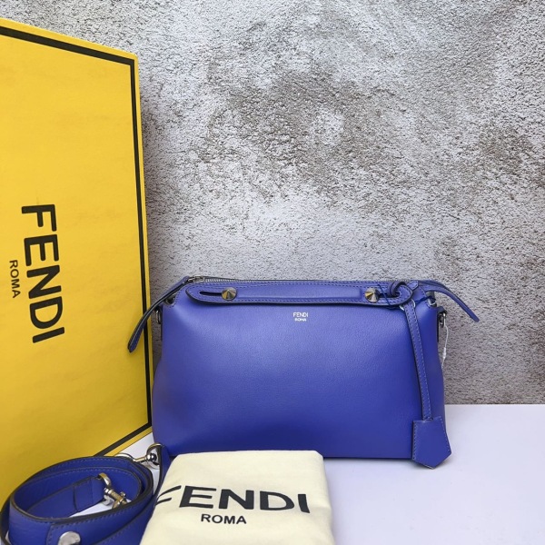 芬迪/95新/包包/250417XZ0037/C18311080084