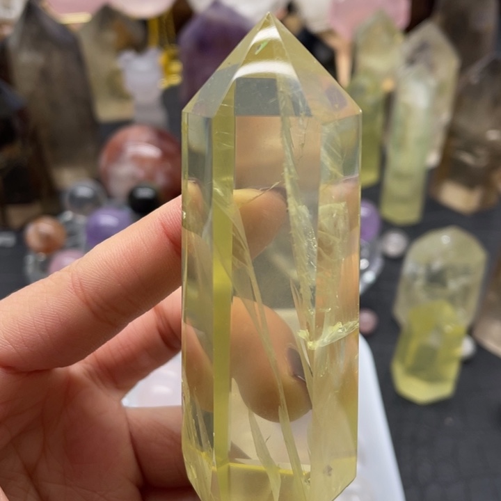 水晶3未镶嵌黄水柱