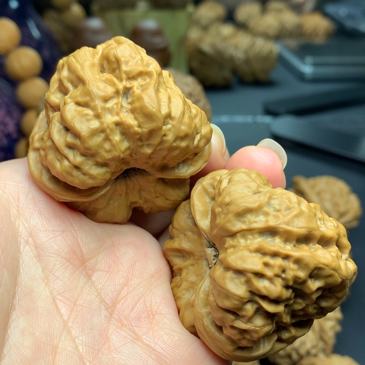 文玩核桃吊坠红皮蛤蟆头42