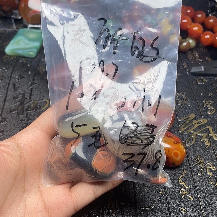 美***的玛瑙/玉髓未镶嵌珠宝半成品