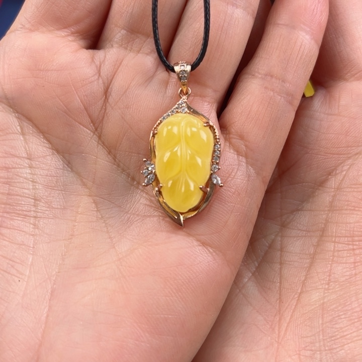 琥珀珠宝奇石银S925镶嵌琥珀，多样性发其一