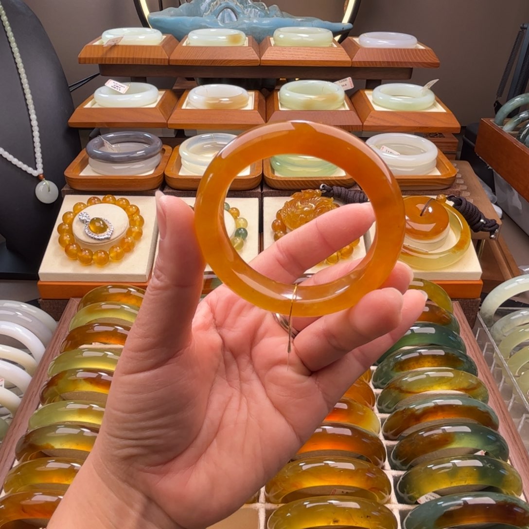 蛇纹石玉未镶嵌手镯52