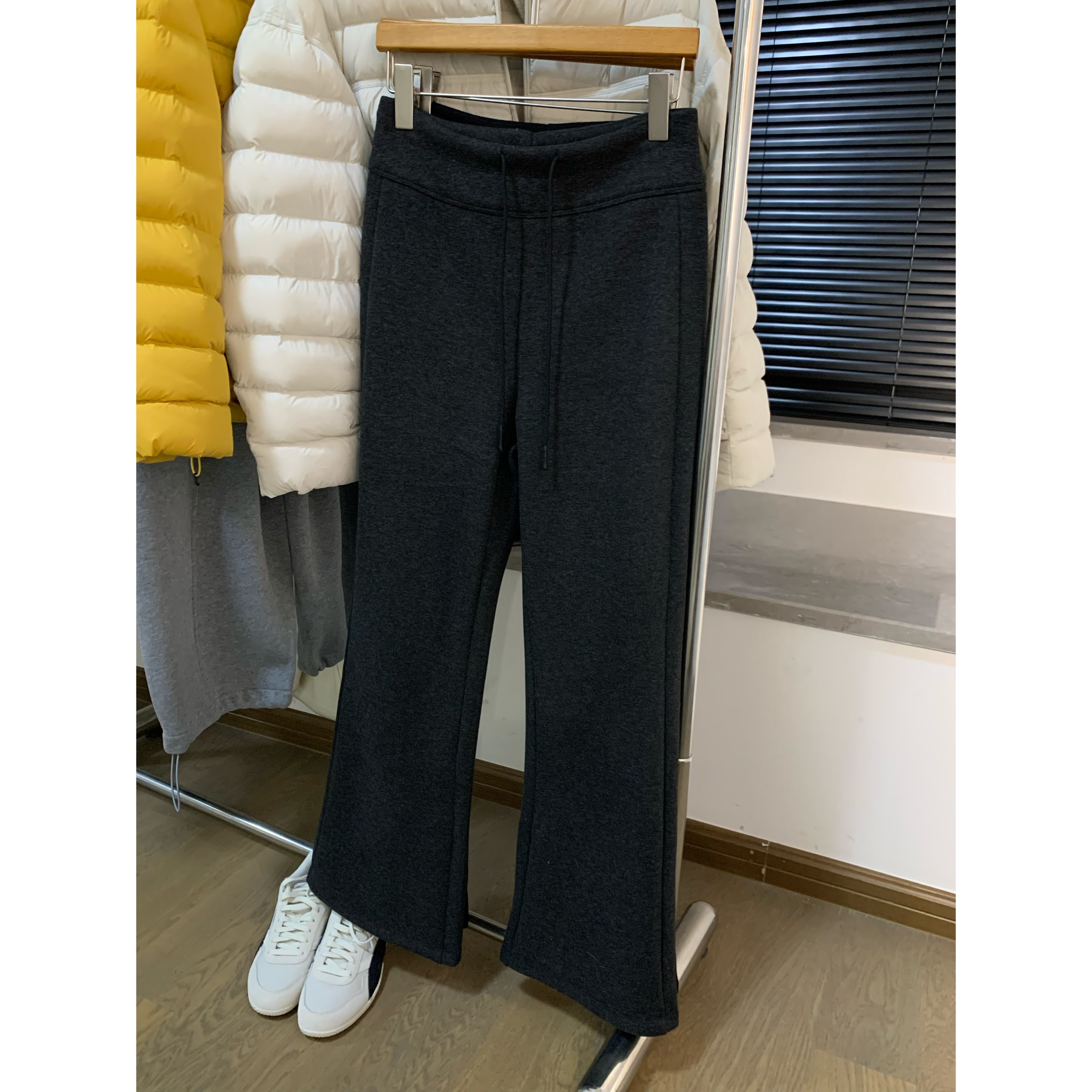 our/【慵懒空气裤】显瘦显腿长穿上跟没穿一样的百搭直筒微喇休闲裤