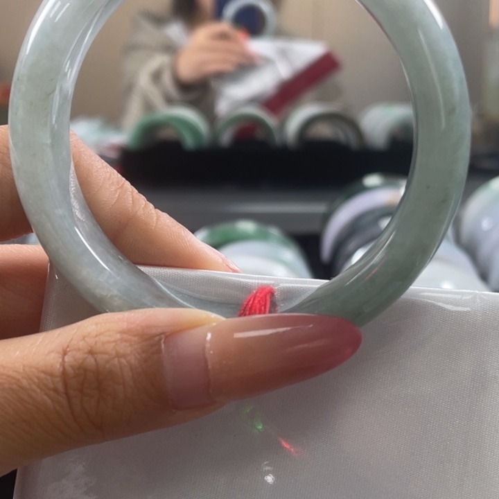 定制翡翠未镶嵌手镯