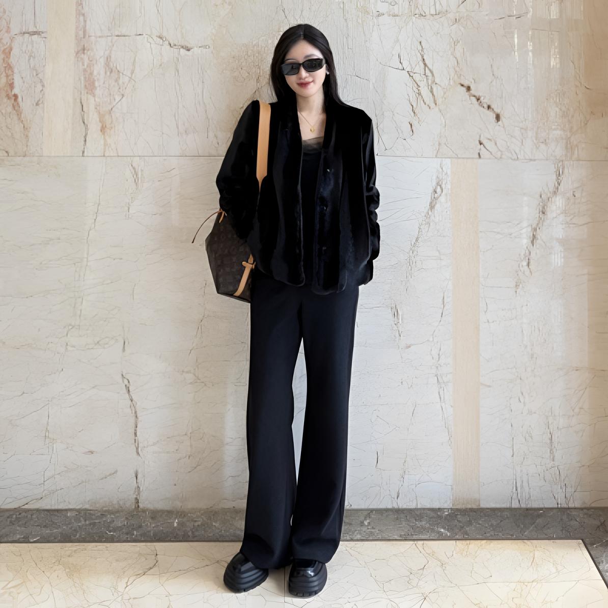 黑钻雪镜短款V领环保光泽宝嘉美级别轻奢保暖外套