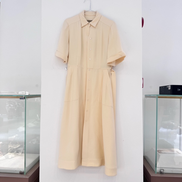 99新 BURBERRY/博柏利 米色连衣裙 胸围88衣长118 40682