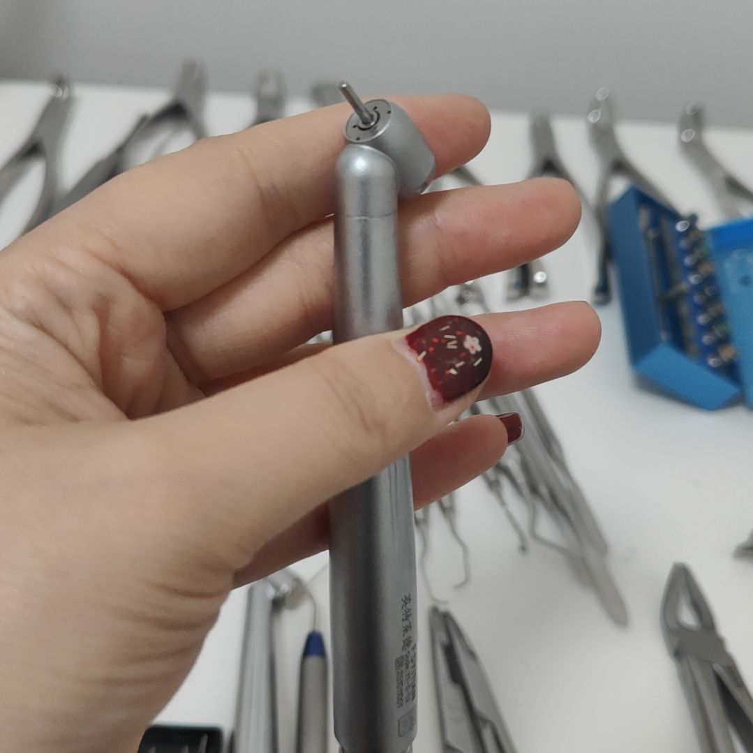 不带灯的仰角手机