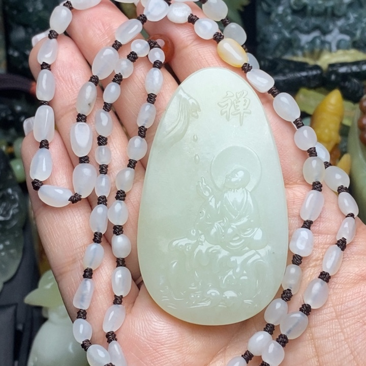 精***修和田玉未镶嵌颈饰