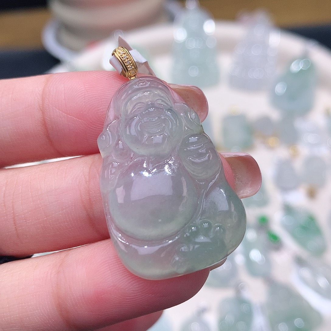 颈饰18K金镶嵌翡翠财神