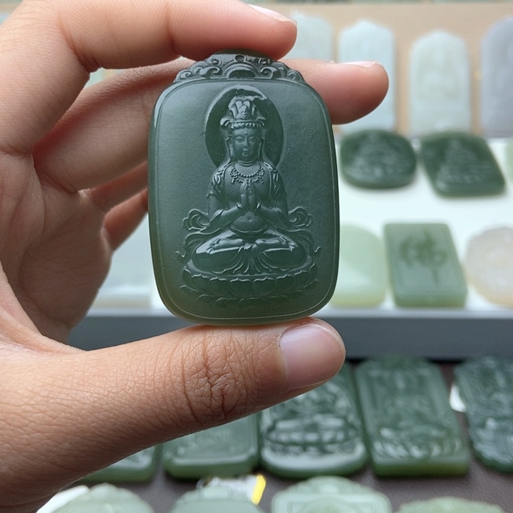 和田玉颈饰未镶嵌如*说