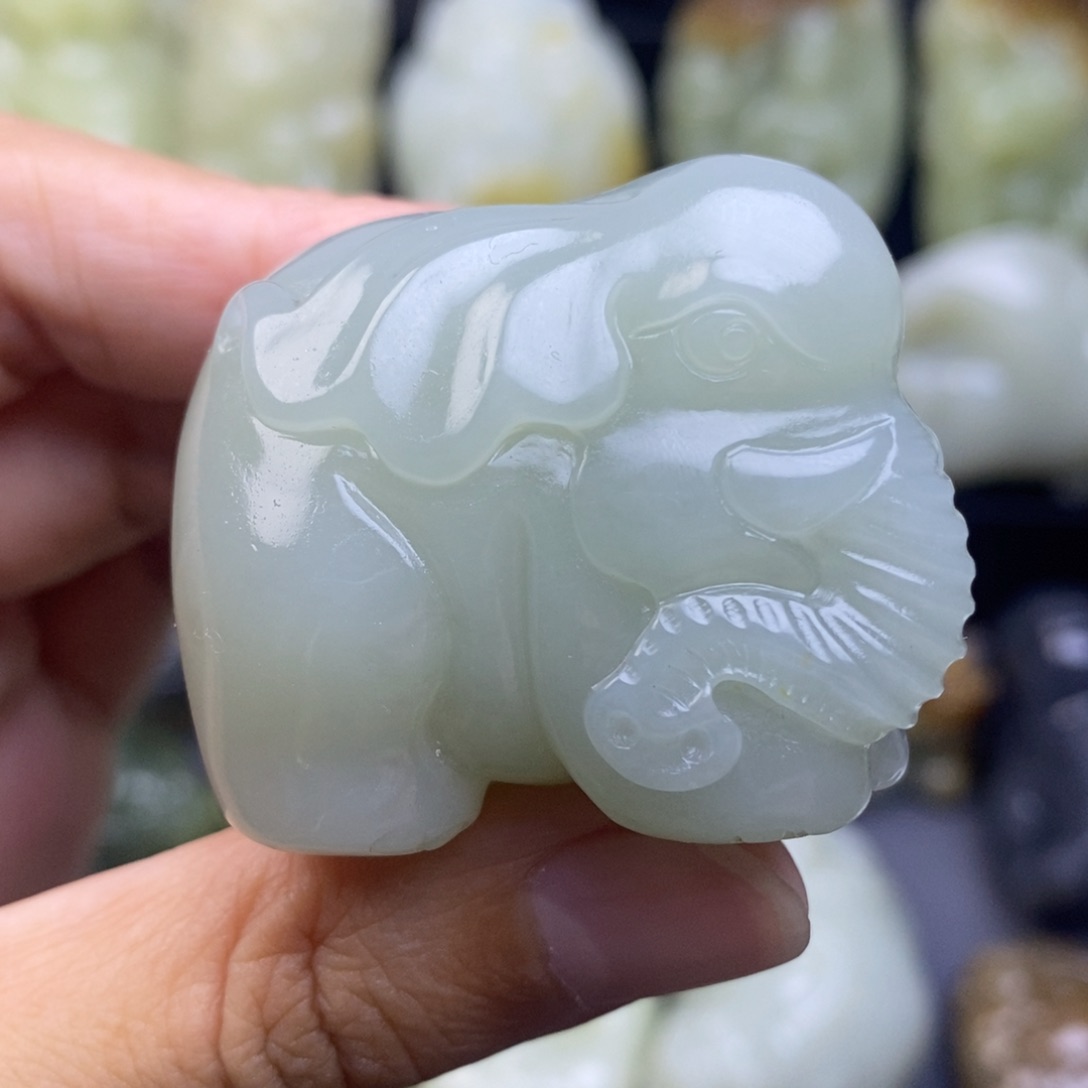 和田玉未镶嵌把件