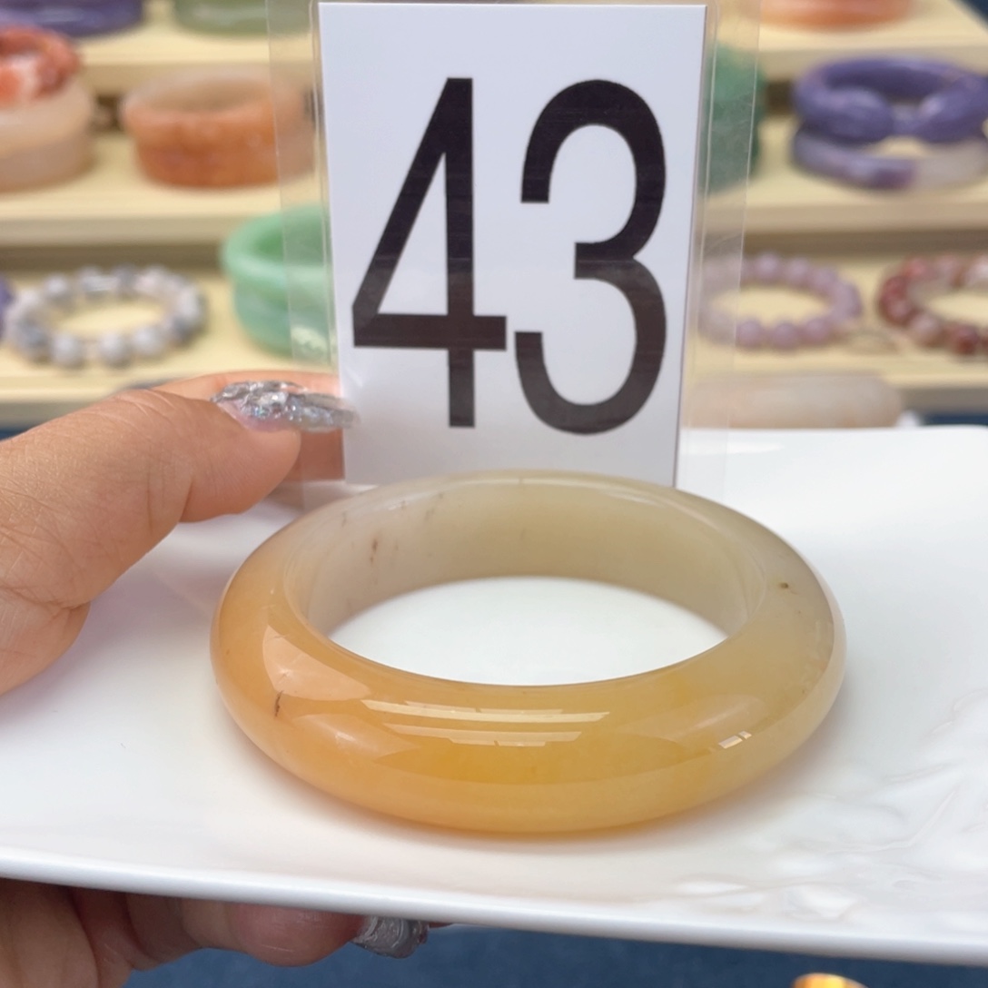 石英质玉未镶嵌手镯