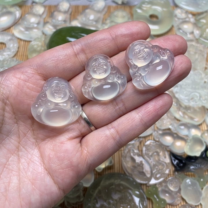 蛇纹石玉颈饰未镶嵌三*