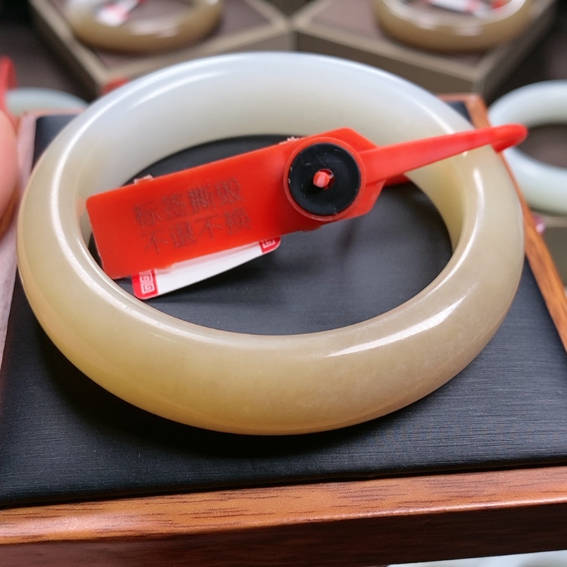 【闪购商品】和田玉手镯未镶嵌